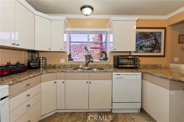 24288 Zurich Drive, Crestline, CA 92325