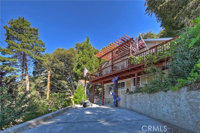 24288 Zurich Drive, Crestline, CA 92325