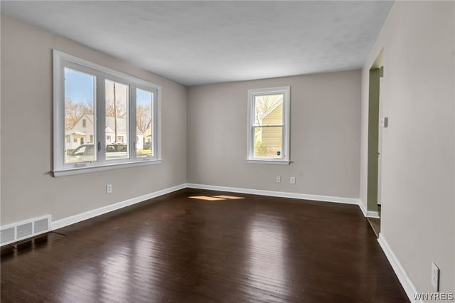 33 Tussing Lane, Tonawanda, NY 14150
