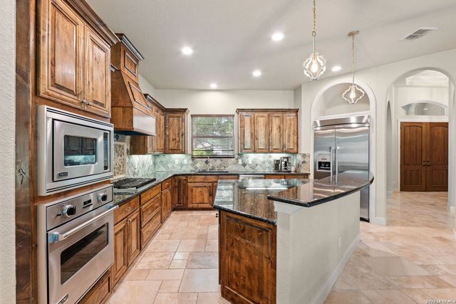 8415 WILD WIND PARK, Garden Ridge, TX 78266