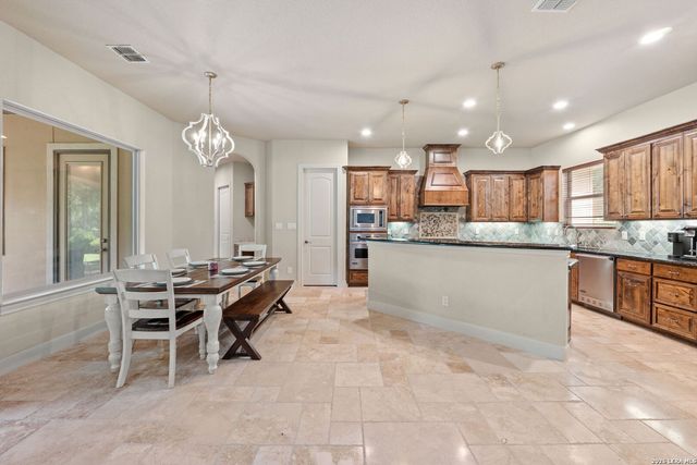 8415 WILD WIND PARK, Garden Ridge, TX 78266