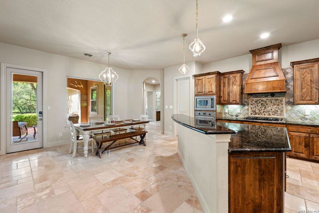 8415 WILD WIND PARK, Garden Ridge, TX 78266