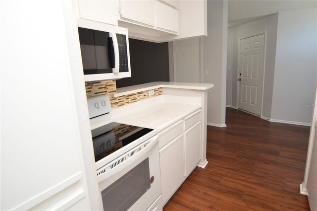 8630 MALLARD RESERVE DRIVE 205, Tampa, FL 33614