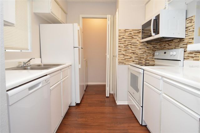 8630 MALLARD RESERVE DRIVE 205, Tampa, FL 33614