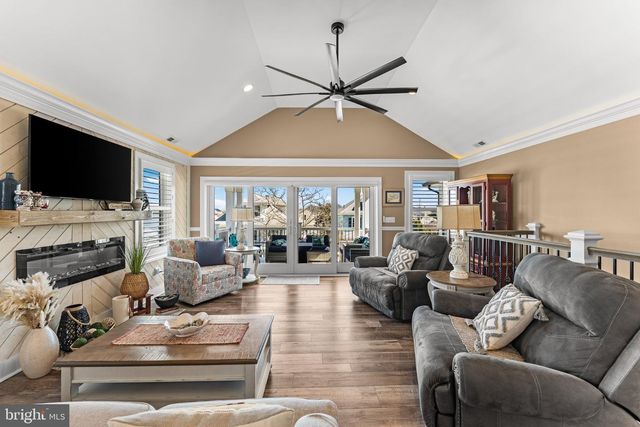 112 W WISTERIA RD, Wildwood, NJ 08260