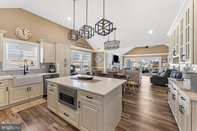 112 W WISTERIA RD, Wildwood, NJ 08260