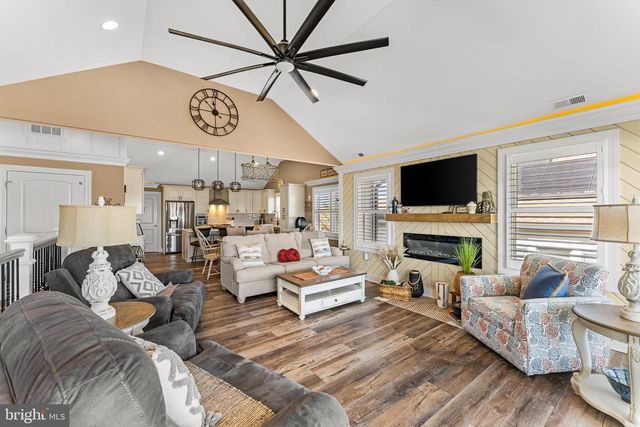 112 W WISTERIA RD, Wildwood, NJ 08260