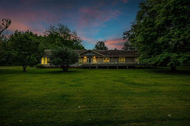 21 Prospect Rd, Fayetteville, TN 37334
