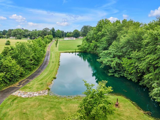 21 Prospect Rd, Fayetteville, TN 37334