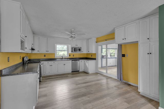 21 Prospect Rd, Fayetteville, TN 37334