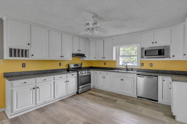 21 Prospect Rd, Fayetteville, TN 37334