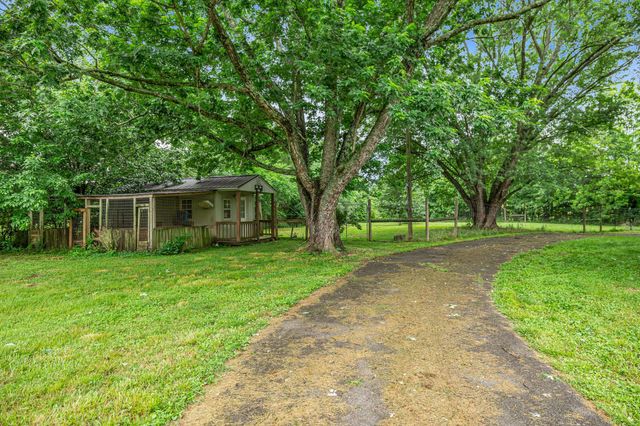 21 Prospect Rd, Fayetteville, TN 37334