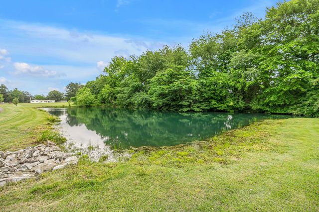 21 Prospect Rd, Fayetteville, TN 37334