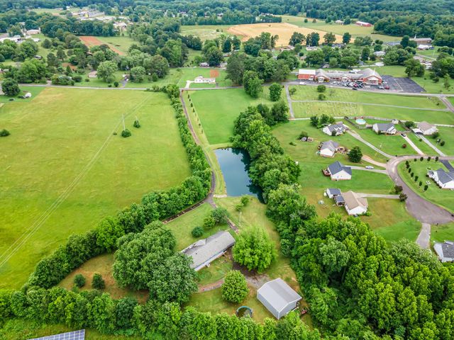 21 Prospect Rd, Fayetteville, TN 37334