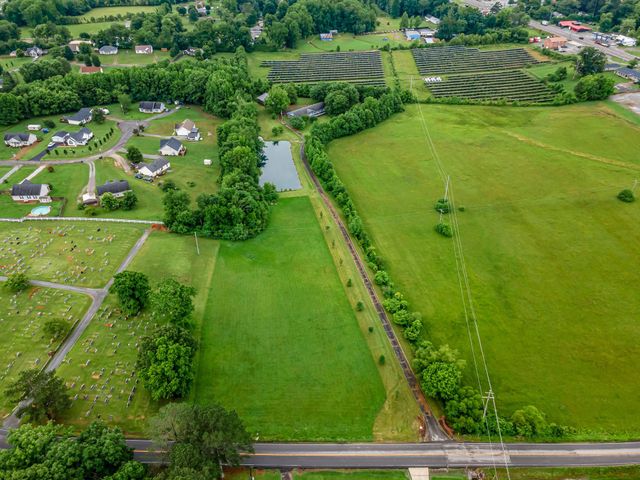 21 Prospect Rd, Fayetteville, TN 37334