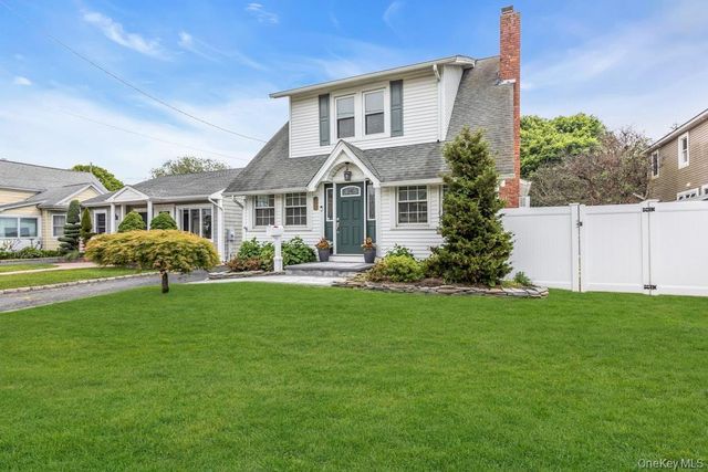 77 Rollstone Avenue, West Sayville, NY 11796