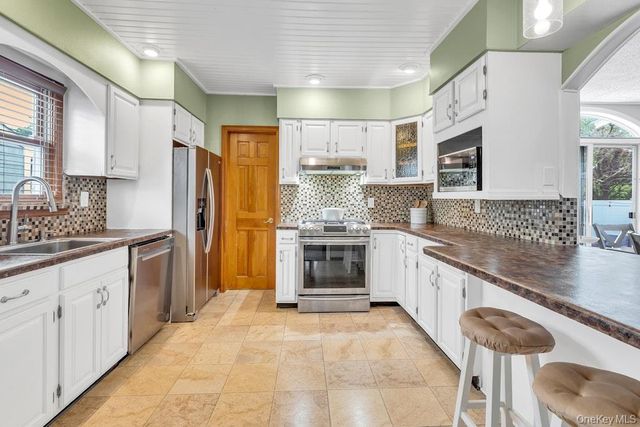 77 Rollstone Avenue, West Sayville, NY 11796