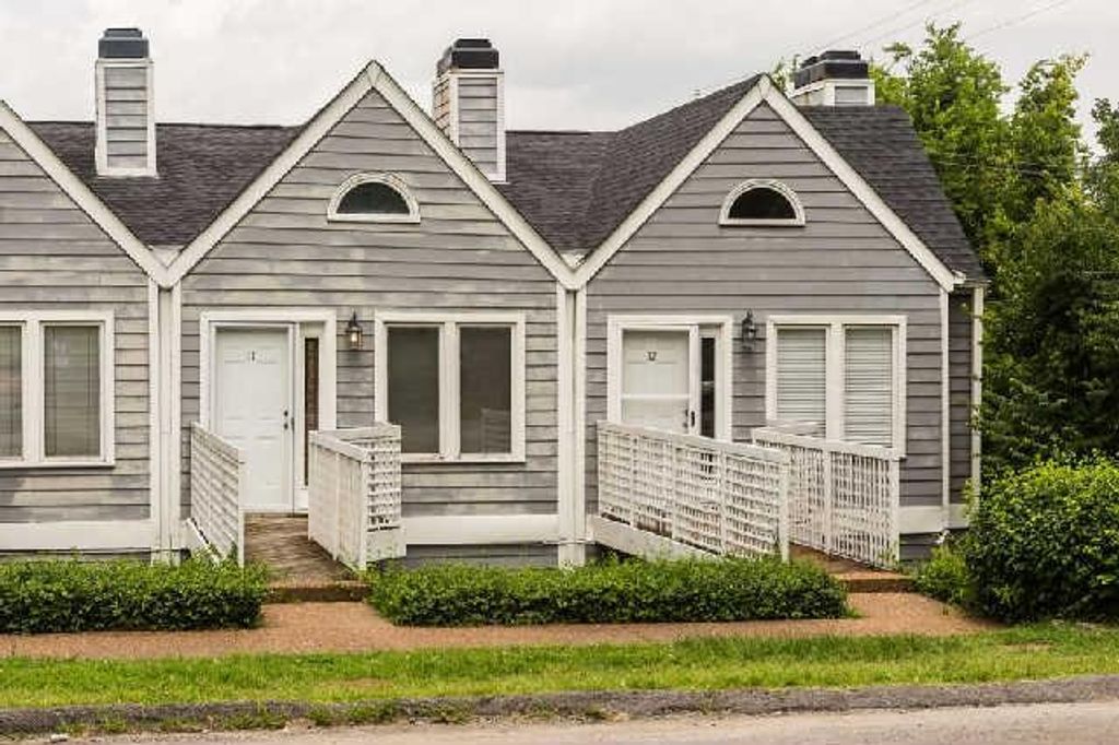 3204 W End Cir Apt 11, Nashville, TN 37203