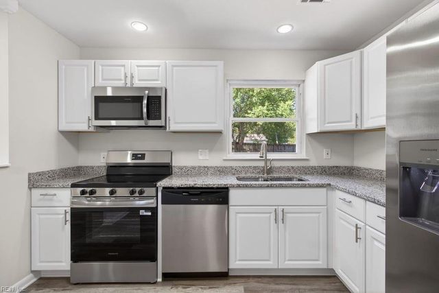 341 Malden LN, Newport News, VA 23602