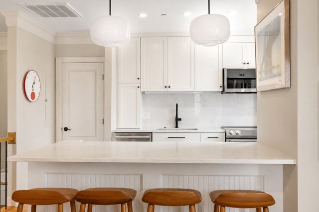 75 Clarendon St 602, Boston, MA 02116