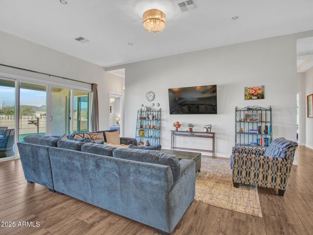 508 E GALVIN Street, Phoenix, AZ 85086