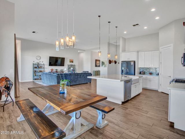 508 E GALVIN Street, Phoenix, AZ 85086