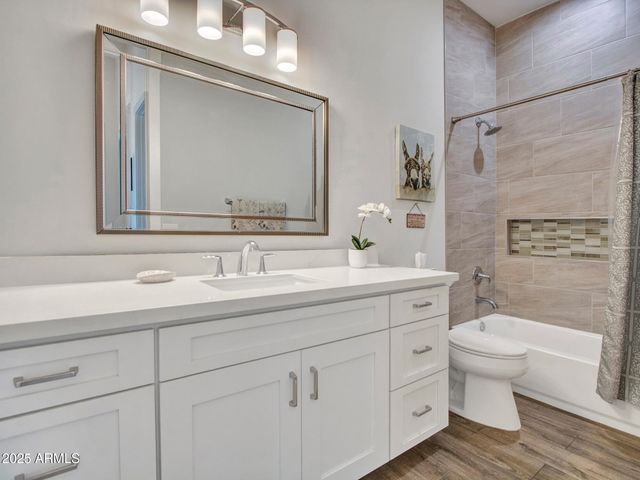 508 E GALVIN Street, Phoenix, AZ 85086