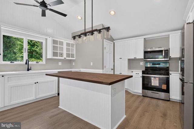 26 KOSSMAN ST, East Brunswick, NJ 08816