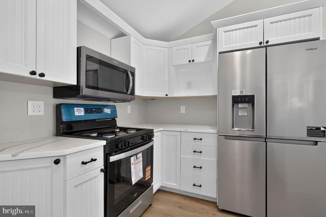 26 KOSSMAN ST, East Brunswick, NJ 08816