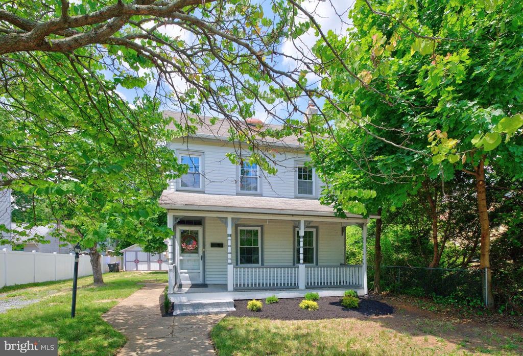 26 KOSSMAN ST, East Brunswick, NJ 08816