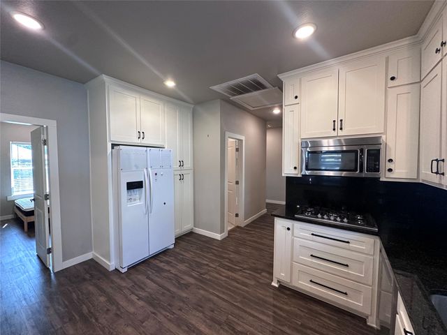 2903 Carpenter Avenue, Dallas, TX 75215