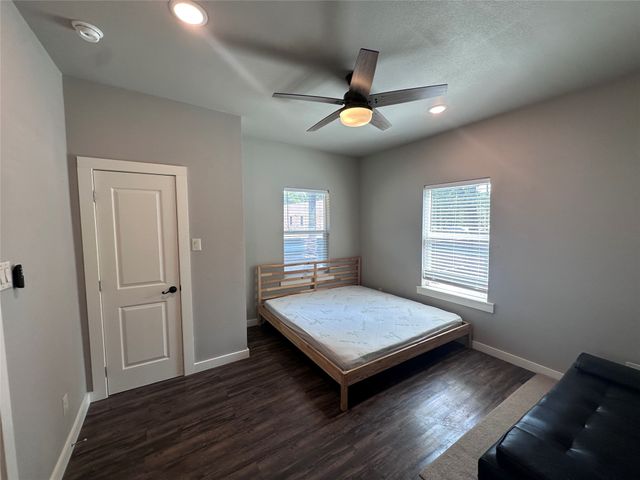 2903 Carpenter Avenue, Dallas, TX 75215