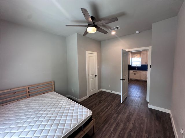 2903 Carpenter Avenue, Dallas, TX 75215