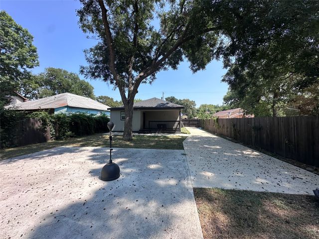 2903 Carpenter Avenue, Dallas, TX 75215