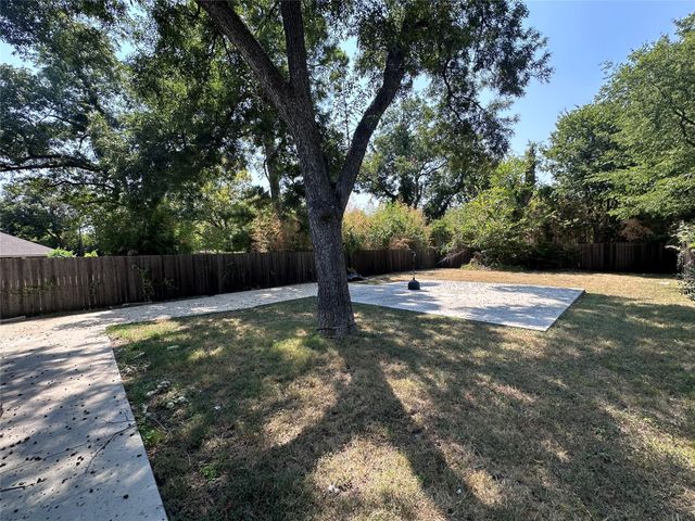 2903 Carpenter Avenue, Dallas, TX 75215