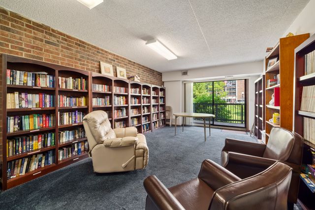 1504 WOODBRIDGE Road 3F, Joliet, IL 60436