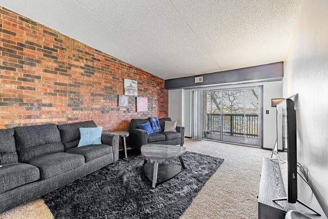 1504 WOODBRIDGE Road 3F, Joliet, IL 60436