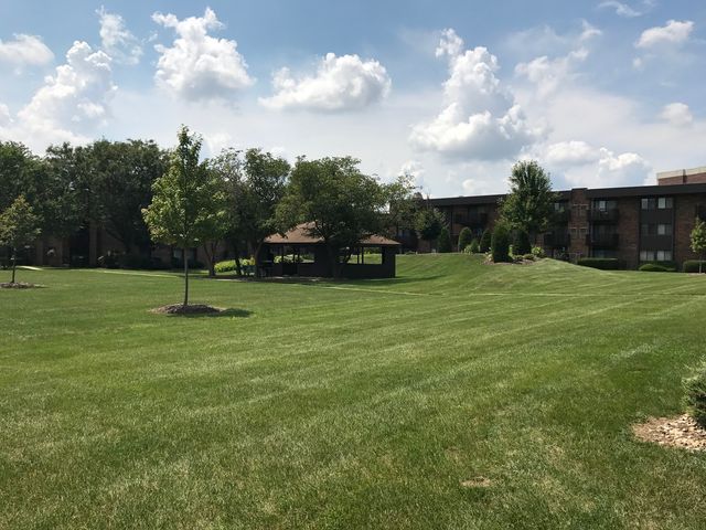 1504 WOODBRIDGE Road 3F, Joliet, IL 60436