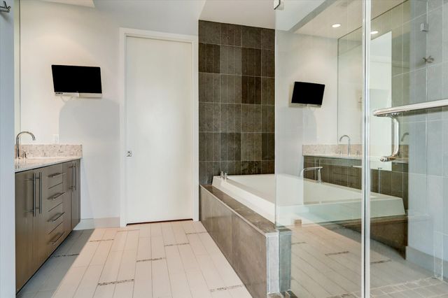 1600 Post Oak Boulevard 1107, Houston, TX 77056
