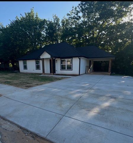 103 S Jordan Street, Whitesboro, TX 76273