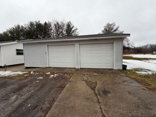 2161 N Bringold Avenue, Greenwood Twp, MI 48625