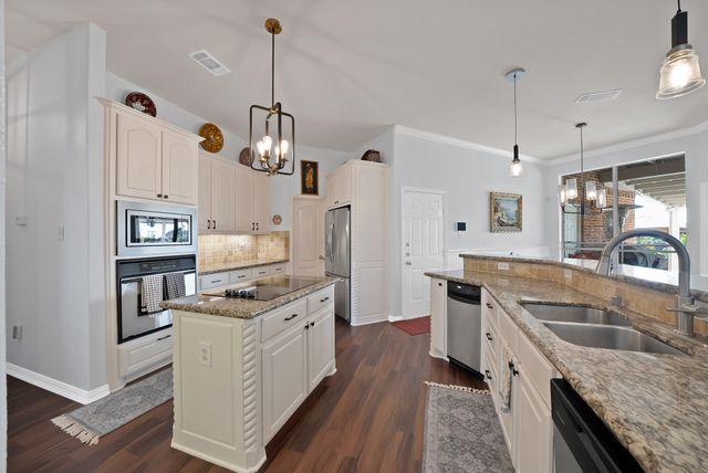 1611 Mustang Court, Cedar Hill, TX 75104