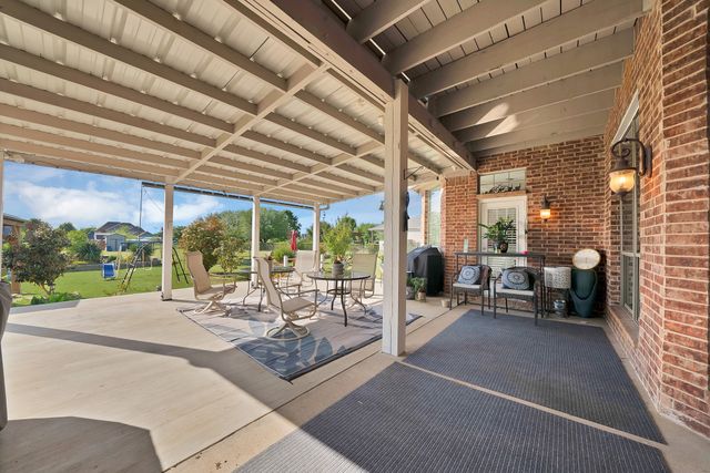 1611 Mustang Court, Cedar Hill, TX 75104