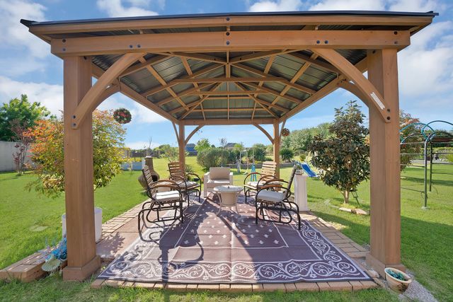 1611 Mustang Court, Cedar Hill, TX 75104