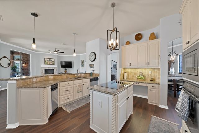 1611 Mustang Court, Cedar Hill, TX 75104