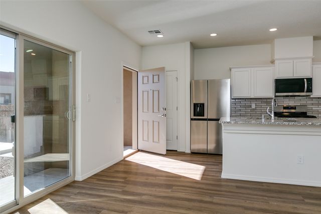 7352 Contenta Ridge Loop, Santa Fe, NM 87507