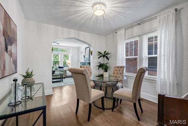 5544 Murdoch Avenue, St Louis, MO 63109