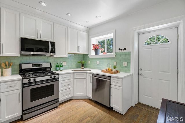 5544 Murdoch Avenue, St Louis, MO 63109