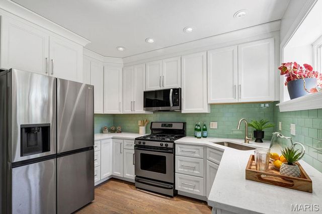5544 Murdoch Avenue, St Louis, MO 63109