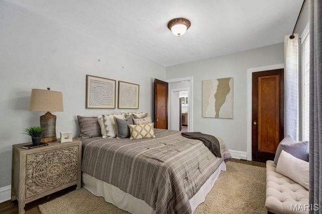 5544 Murdoch Avenue, St Louis, MO 63109